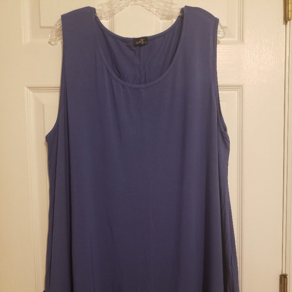 Ruffled hem swing tank tee